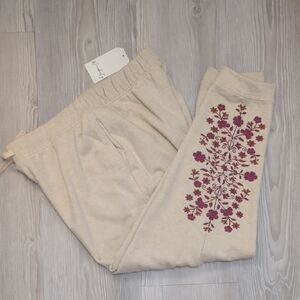 Wonderly L Beige Sweatpants with Purple Floral Embroidery NWT